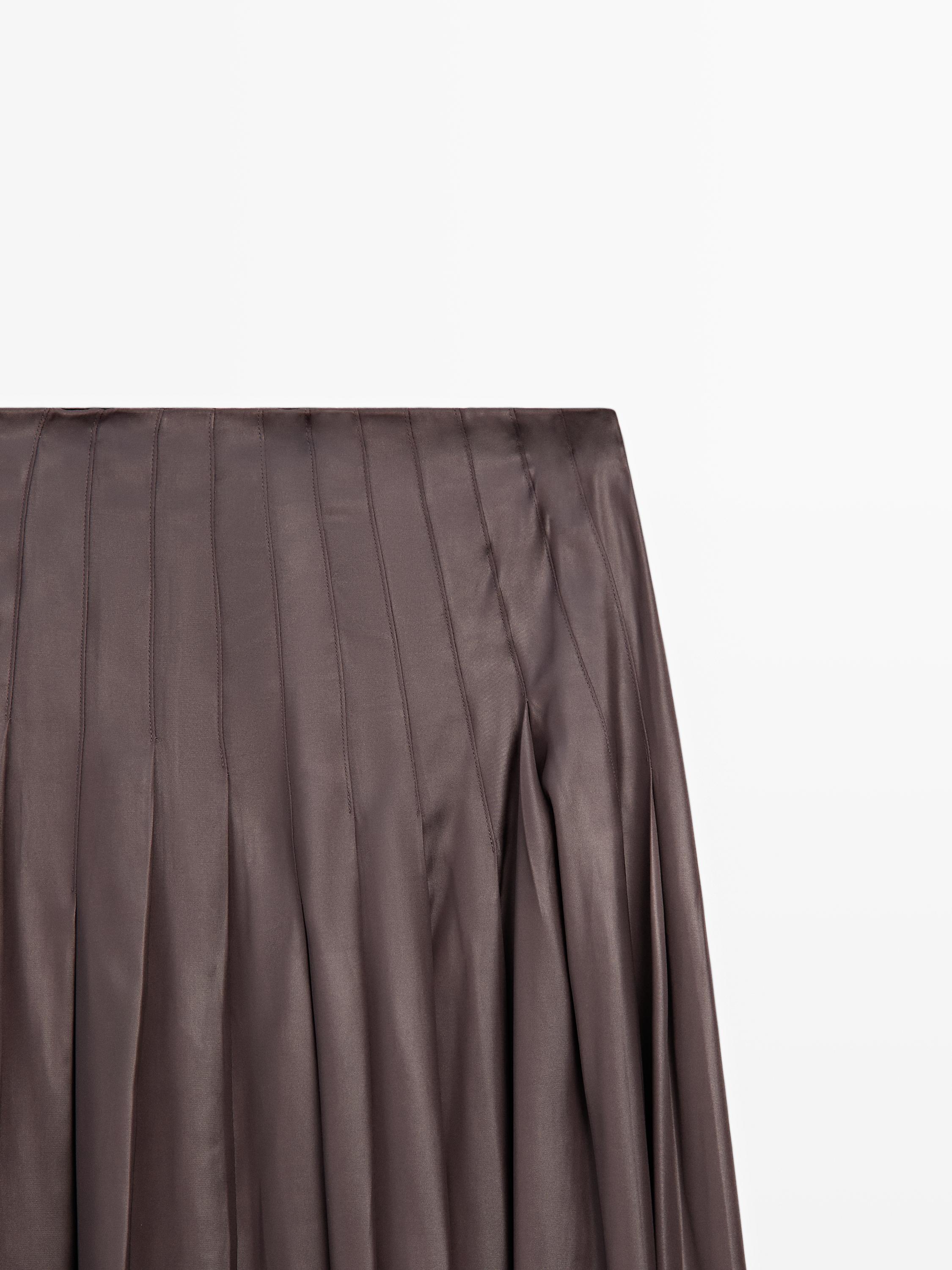 Pintuck midi skirt with waxed finish